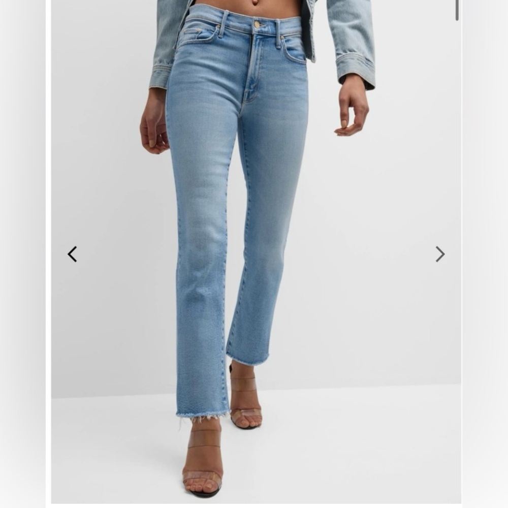 MOTHER Women's The Insider Crop Step Fray High Rise size 28
CATEGORY
Women
Jeans